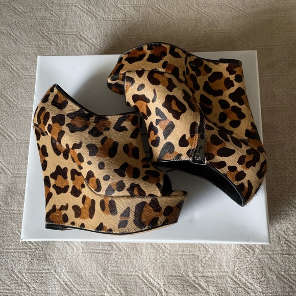 Steve Madden Wicked Leopard Wedge heel - Picture 4 of 6